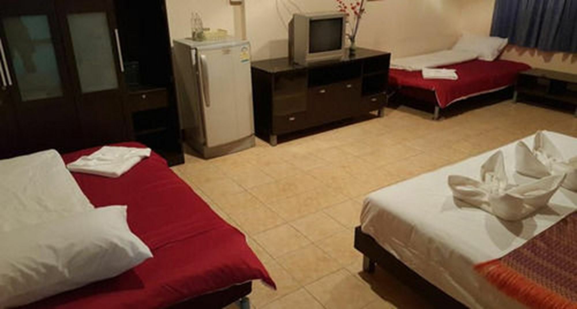 Ferb Guest House Patong Zewnętrze zdjęcie